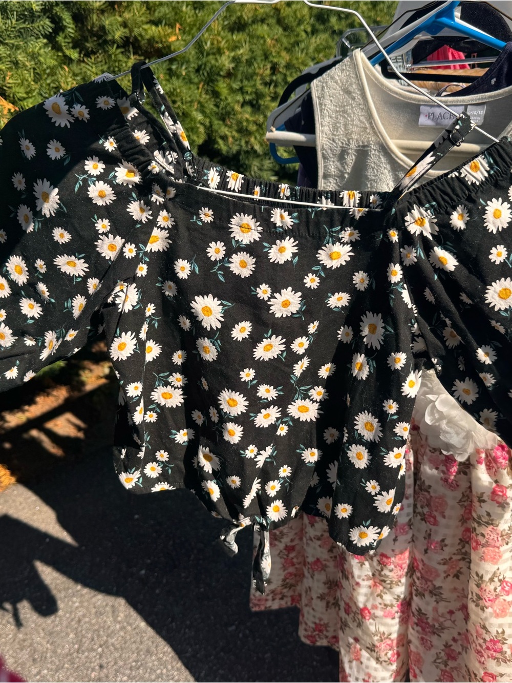 Forever 21 Black Daisy Print Tie-Front Crop Top